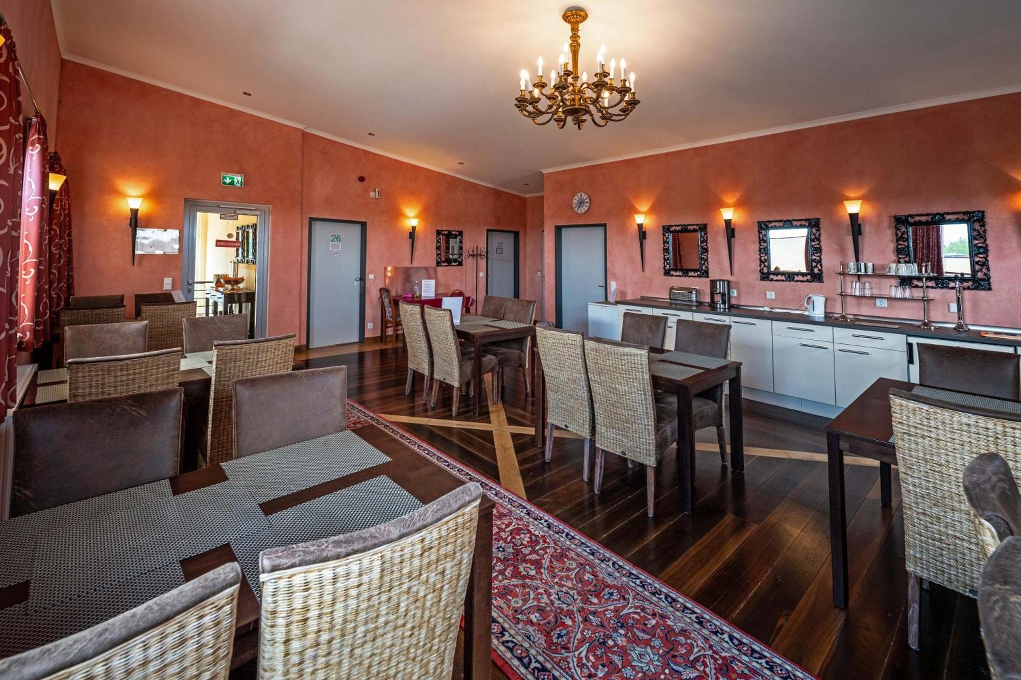 7O'Clock - Hotel Hannover Laatzen Eksteriør billede